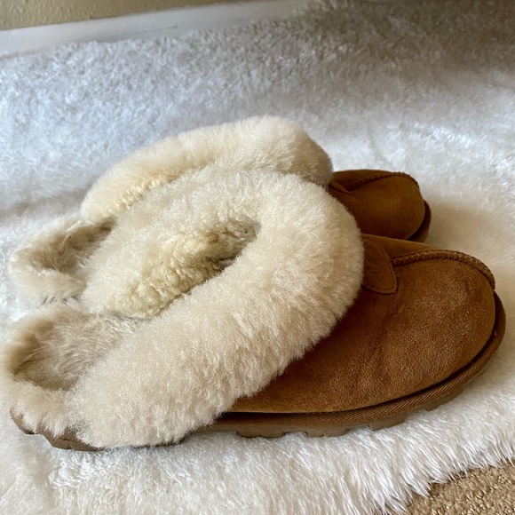 UGG Slippers - Picture 2 of 5